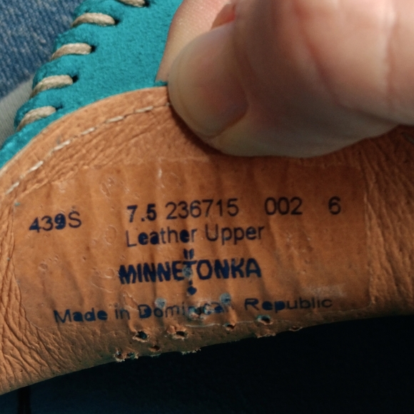 Minnetonka Leila turquoise/teal moccasins suede punch out slip on sz 7.5. - Picture 8 of 8